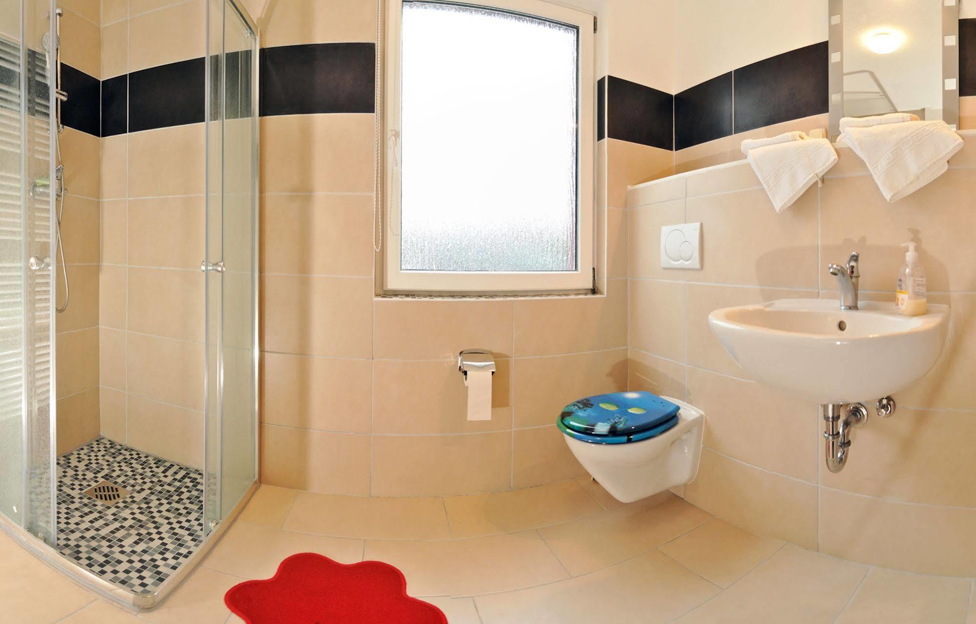 Pension Zum Riedensee Bastorf Екстериор снимка
